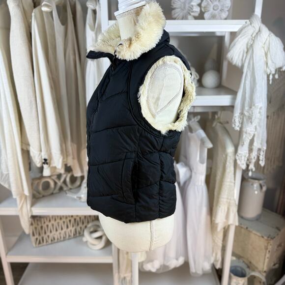 Big Chill sz. Small black vest, warm cozy, quilted puffer layering #4371 - Picture 2 of 9